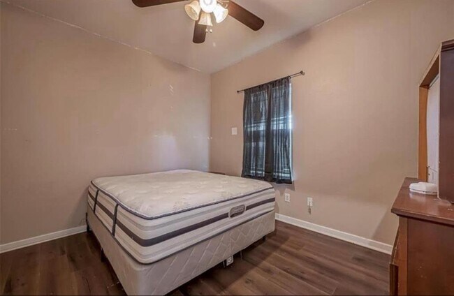 Foto del edificio - 511 Dahlia St