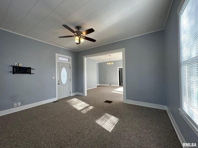 Building Photo - 146 N State St