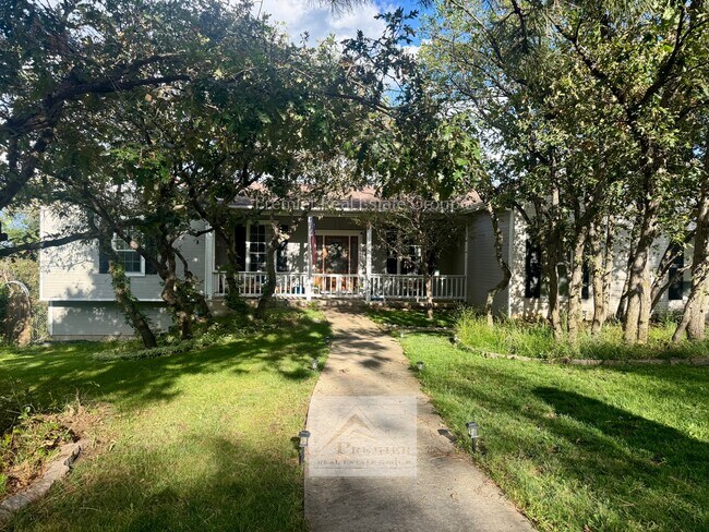Building Photo - 523 Pluto Dr