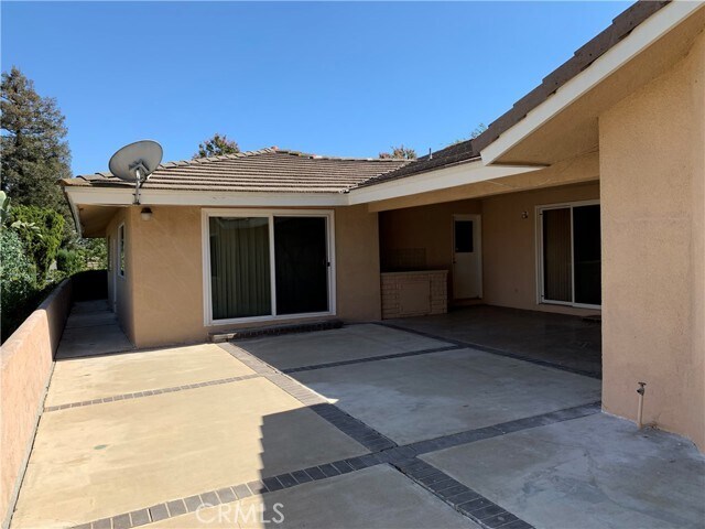 Building Photo - 12945 Hillcrest Dr