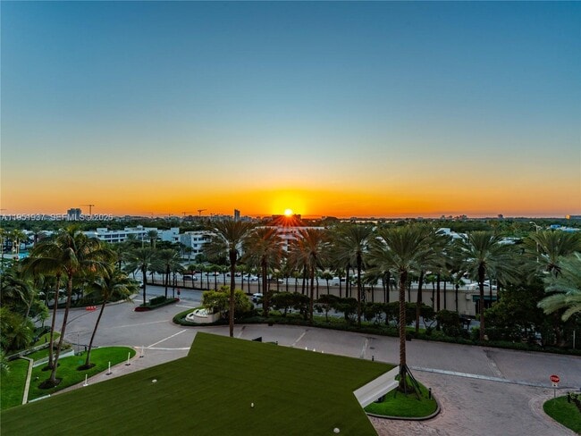 Building Photo - 10275 Collins Ave