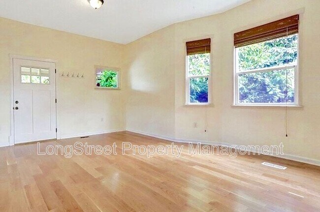 Foto del edificio - 2624 NE Sumner St