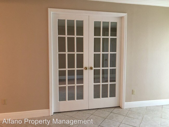 Building Photo - 450 Cherrywood Gardens Dr