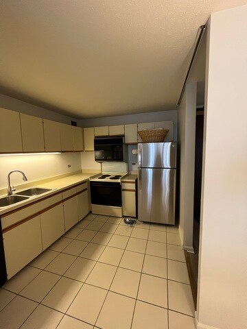 Building Photo - 360 E Randolph St
