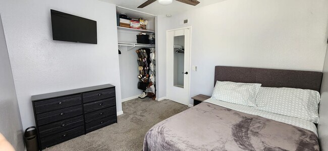 Dormitorio 2 - 2091 Manzana Way