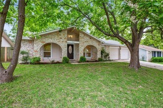 Building Photo - 910 Powder Horn Dr