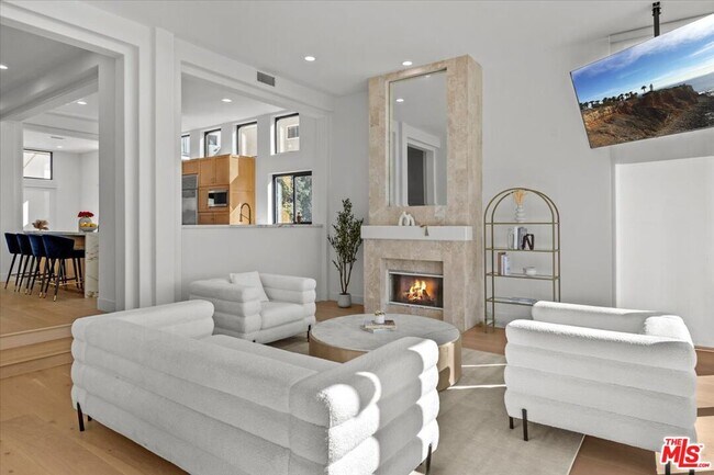 Foto del edificio - 6730 Esplanade