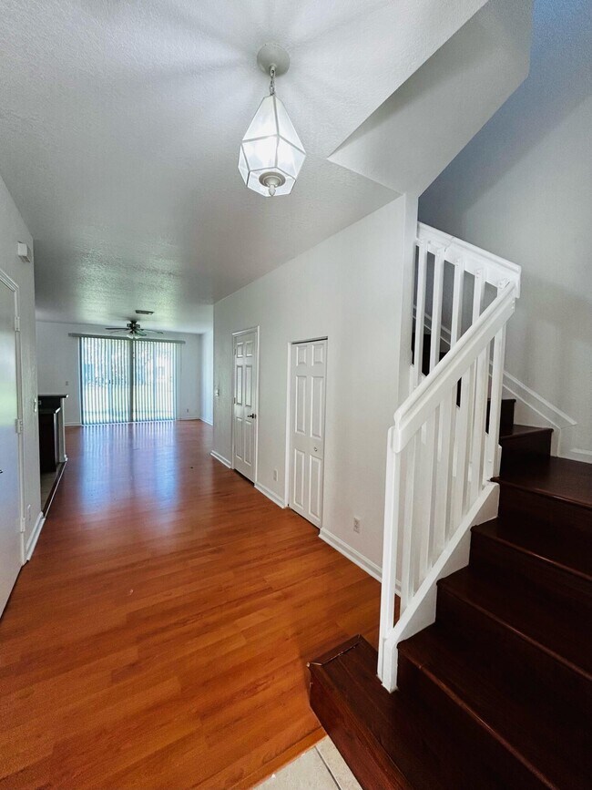 Foto del edificio - 3059 N Evergreen Cir