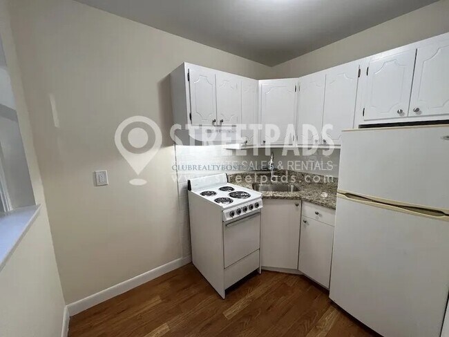 Foto del edificio - 64 Brighton Ave