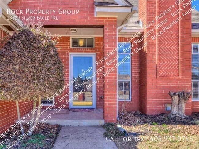 Foto del edificio - Spacious 4 Bedroom/2.5 Bathroom home in Ed...