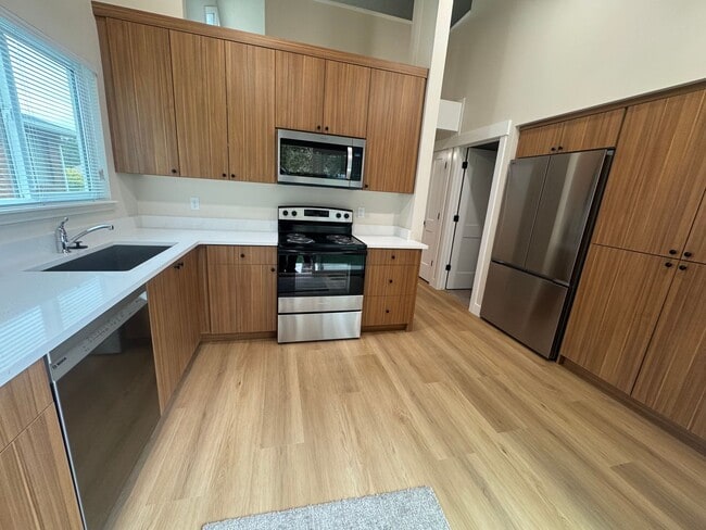 Building Photo - Beautiful Cottonwood Heights Duplex!