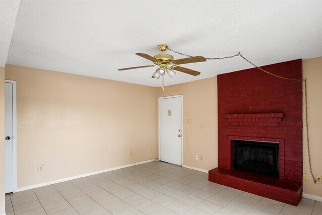 Foto del edificio - 3919 Fairmont Pkwy