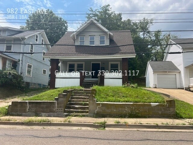 Primary Photo - Spacious 3 bedroom home for rent - Akron