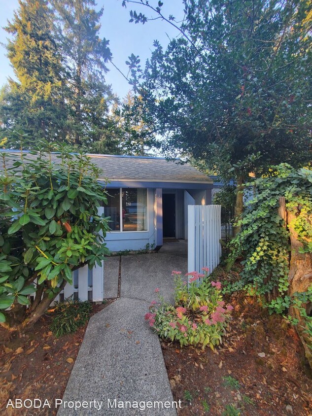 Primary Photo - 2 br, 1 bath House - 4300 NE Sunset Blvd #H3