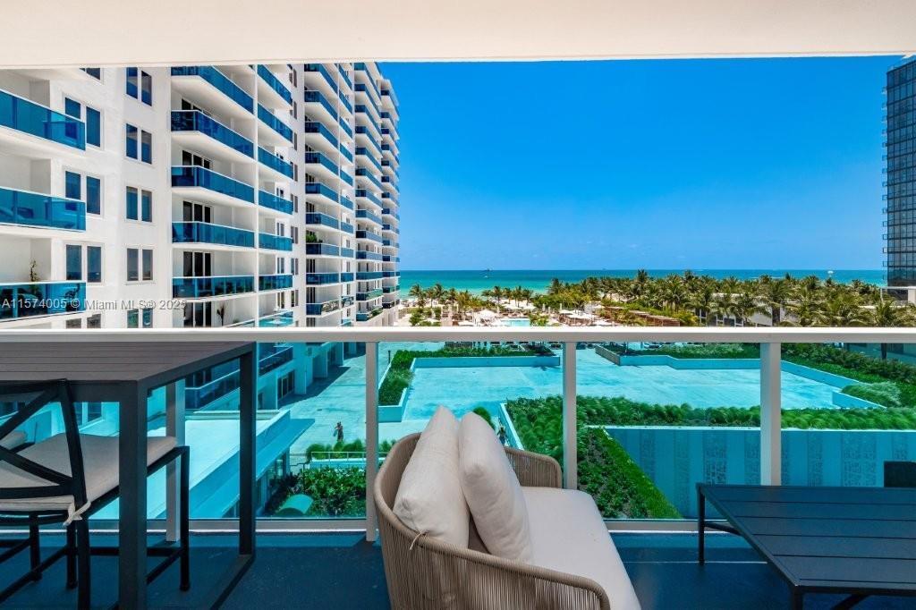 Foto principal - 2301 Collins Ave
