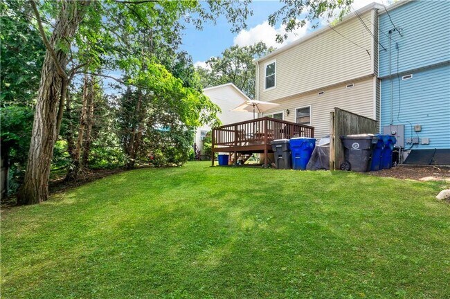 Foto del edificio - 14 Riverwoods Ct