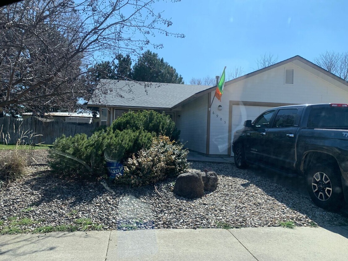 Foto principal - Perfectly Located Single Family Home!!!