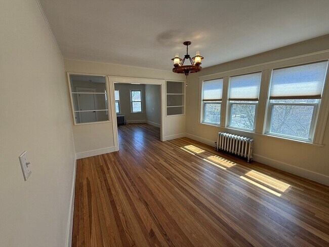 Building Photo - 19 Chauncey St