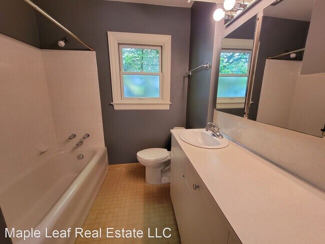 Building Photo - 5 br, 3 bath House - 2025 Boyer Ave E