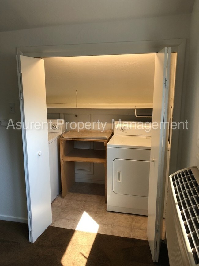 Building Photo - Unique Studio in Ashland