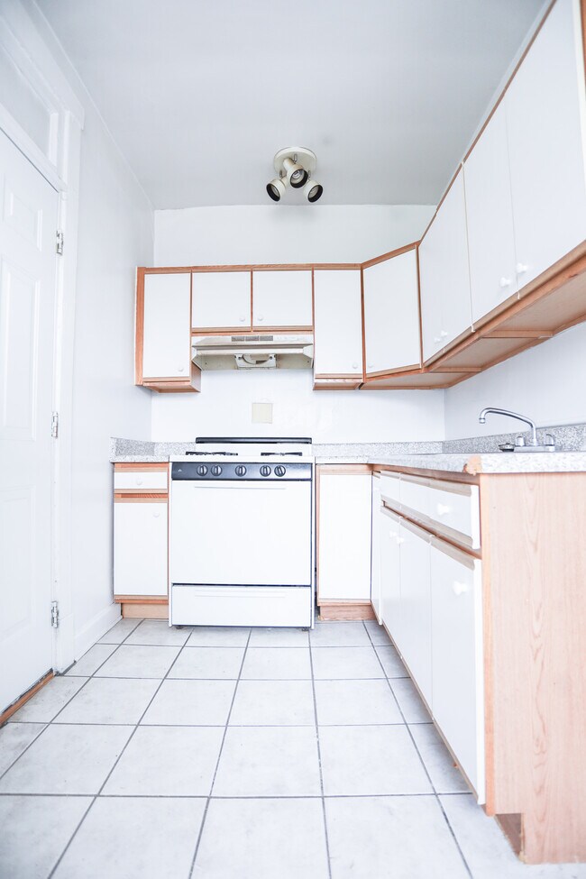 Foto del edificio - 2473 W Gunnison St