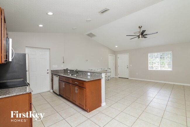 Building Photo - 5473 Wagon Wheel Dr