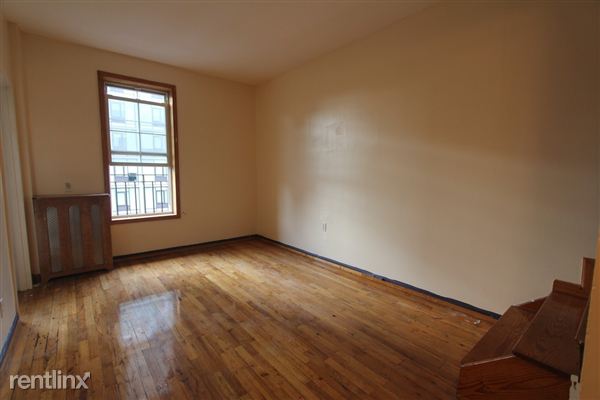 Primary Photo - 475 W 23rd St