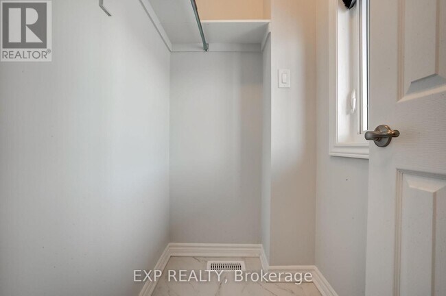 Building Photo - 547 Arosa Wy