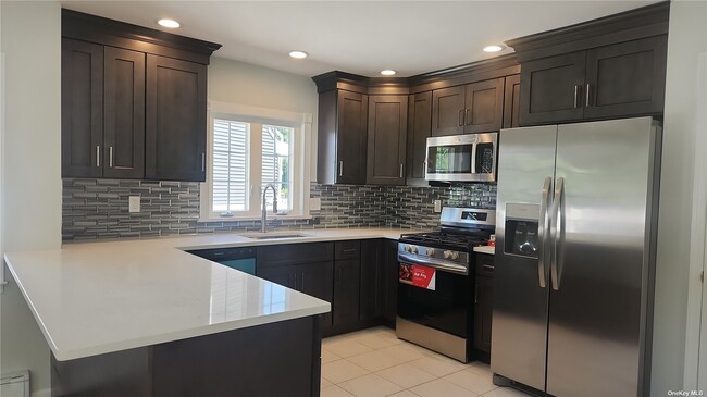 Building Photo - 3691 Sarah Dr