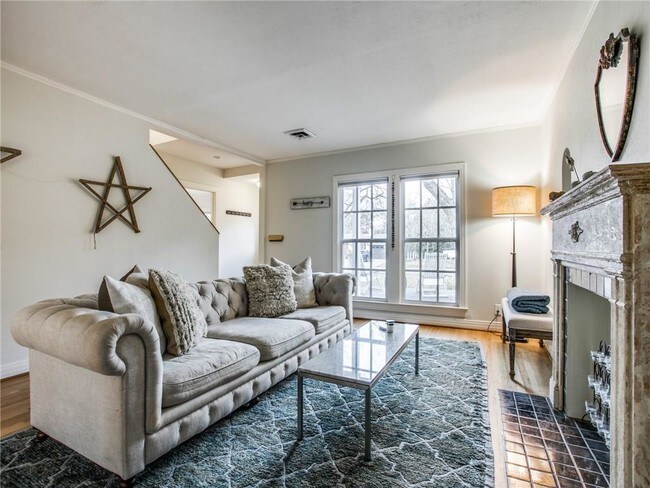 Building Photo - 1408 San Saba Dr