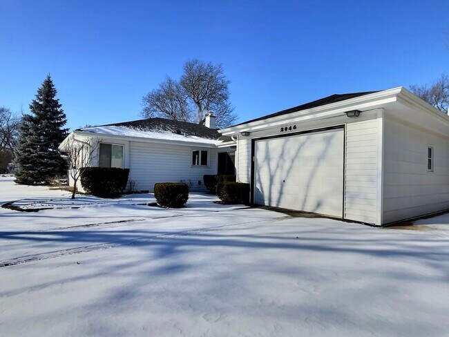 Building Photo - 2946 Knollwood Ln