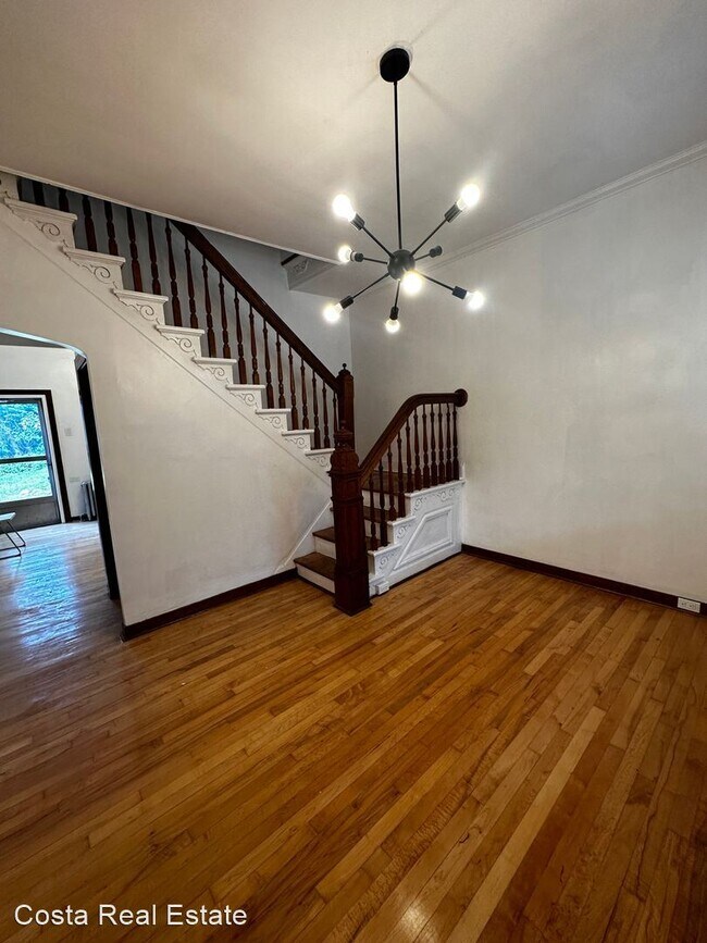 Building Photo - 4 br, 1.5 bath House - 120 Parkfield