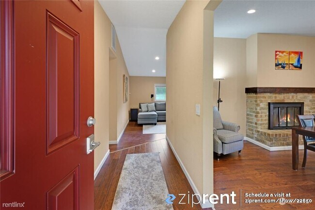 Foto del edificio - 3 br, 2 bath House - 1120 195th Street Sou...