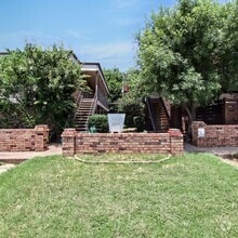 Building Photo - 4816 Wellesley Ave
