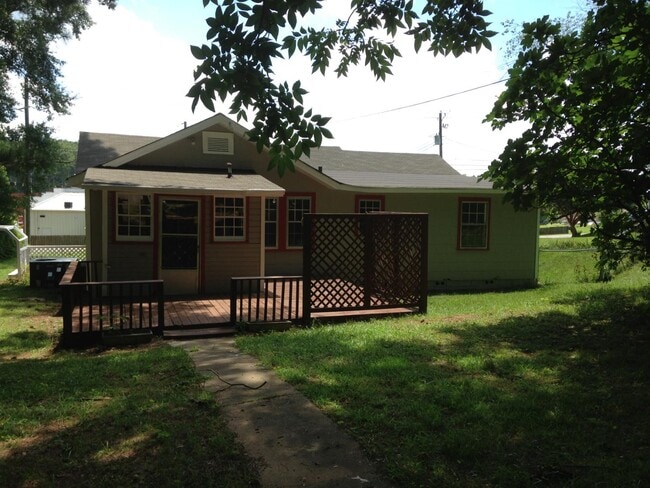 Building Photo - 156 Howle Ave