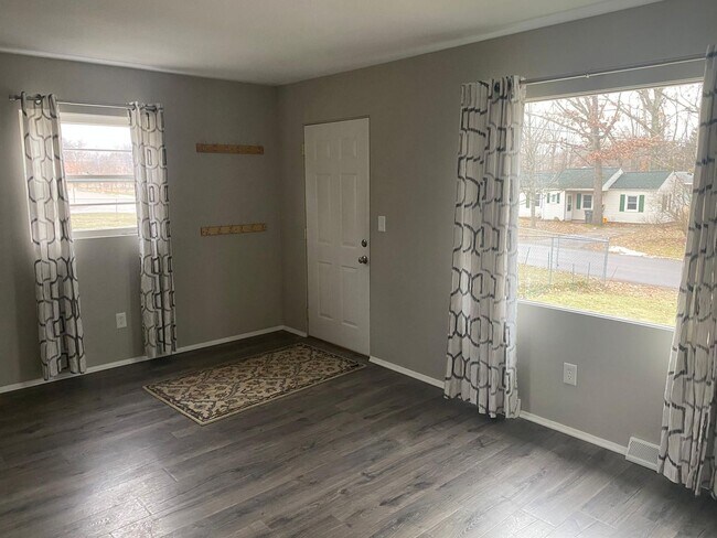 Foto del edificio - 3 bedroom home in Forest Hills Coming Soon!
