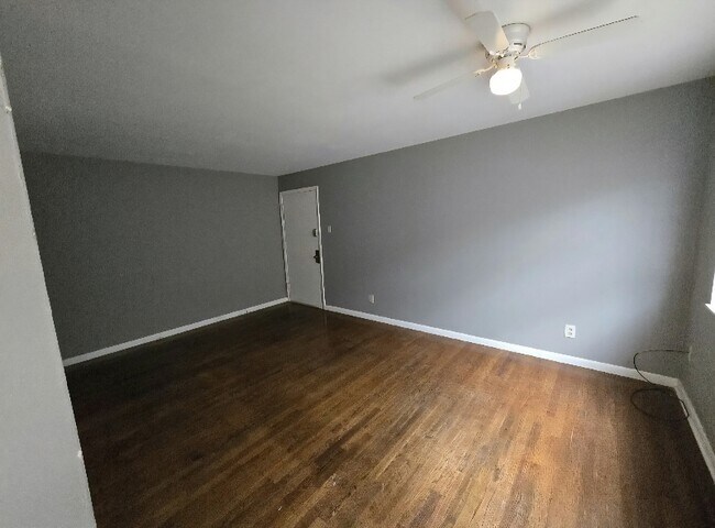Foto del edificio - 5720-5722 Thekla Ave