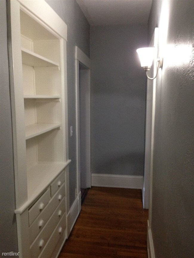 Building Photo - 731 Baldwin St SE