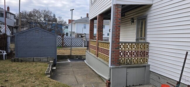 Foto del edificio - 122 Bowdoin St