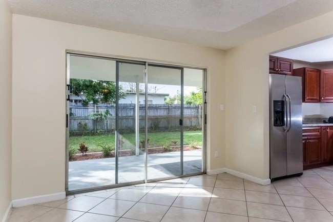 Foto del edificio - 1311 NW 54th Ave