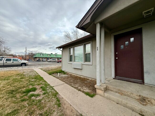 Foto del edificio - 1151 Belford Ave