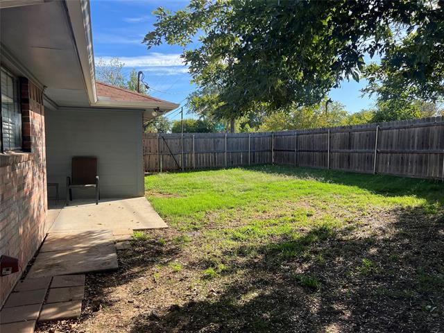 Building Photo - 1615 Fairfield Cir