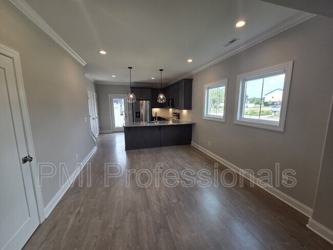 Foto del edificio - 1403 Rebecca Johns Dr