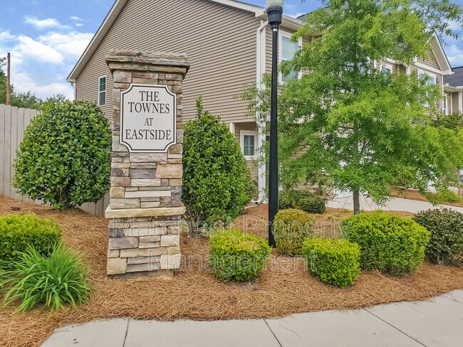Building Photo - 110 Bluet Ln