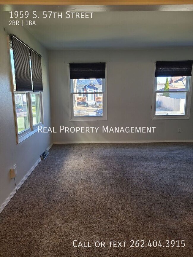 Foto del edificio - 1959 S 57th St