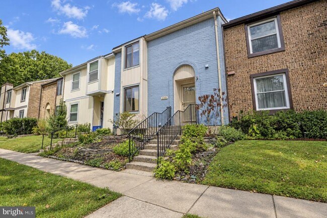 Foto del edificio - 6049 Forrest Hollow Ln