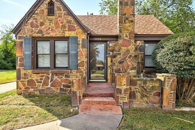 Building Photo - Charming Stone Cottage with Modern Updates