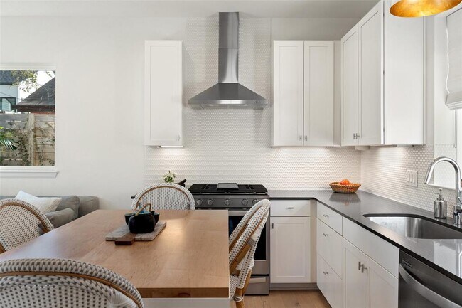 Foto del edificio - 209 Ben Howell Dr