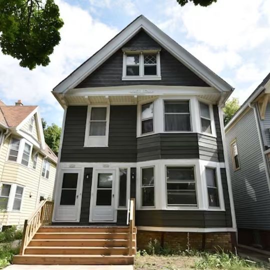 Foto del edificio - 2520 N Oakland Ave