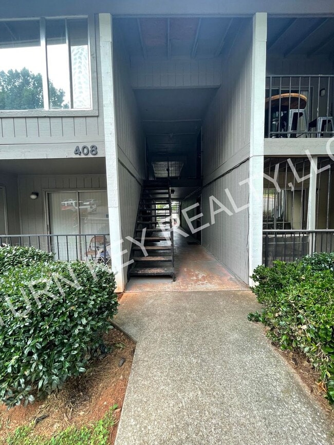 Building Photo - 408 Skyview Dr